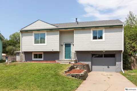 6520 S 50 Avenue Cir, Omaha, NE 68117