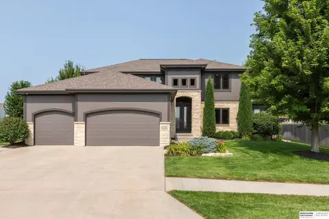1328 S 208th St, Omaha, NE 68022