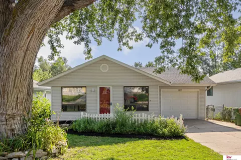 2805 Van Buren St, Bellevue, NE 68005