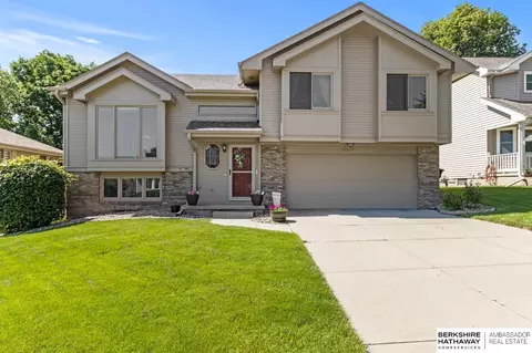 15317 Howe St, Omaha, NE 68144