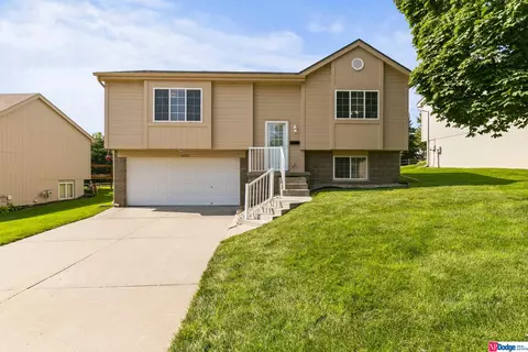 14925 Binney St, Omaha, NE 68116