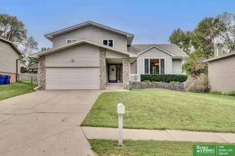 1411 Cherry Tree Ln, Papillion, NE 68133