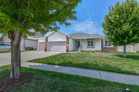 10131 N 151st St, Waverly, NE 68462