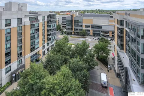 220 S 31st Ave #3602, Omaha, NE 68131