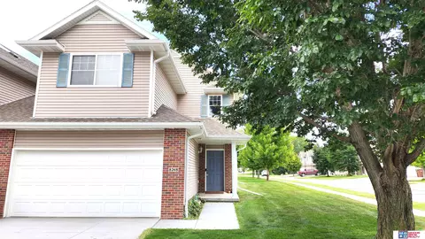 8248 S 85th St, Lincoln, NE 68526