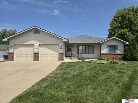 1202 Crestview, Beatrice, NE 68310