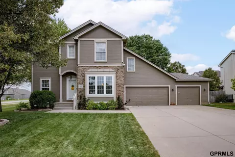 5902 N 146 St, Omaha, NE 68116