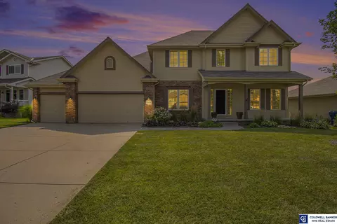 13706 S 43rd St, Bellevue, NE 68123