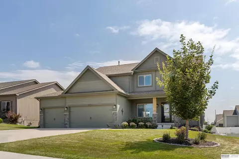 14711 S 24th St, Bellevue, NE 68123