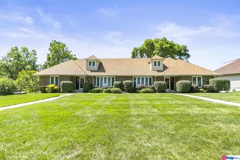 1322 S 118 St, Omaha, NE 68144