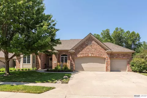 1228 S 180th Plz, Omaha, NE 68130