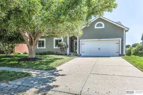 4765 N 148 St, Omaha, NE 68116