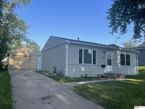 7422 S 70th St, La Vista, NE 68128