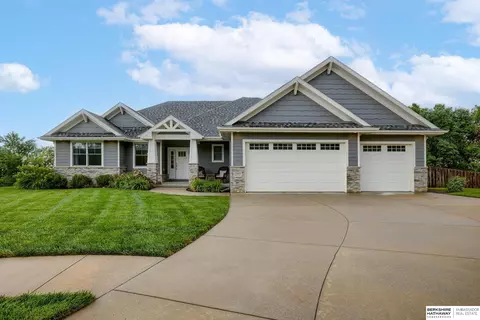 2364 Grant Cir, Blair, NE 68008