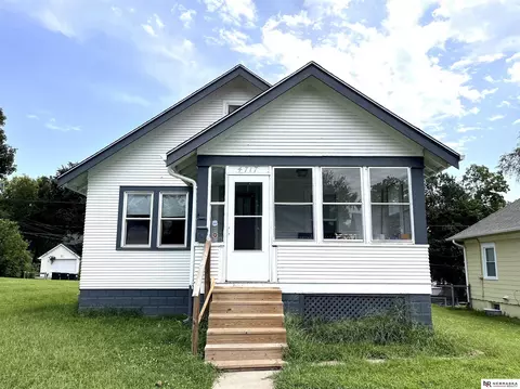 4717 N 39th St, Omaha, NE 68111