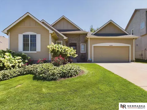 14861 Jaynes St, Omaha, NE 68116