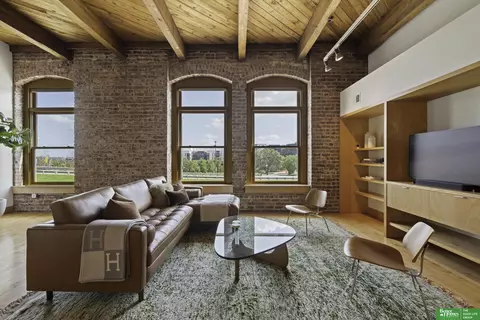 105 S 9th St #403, Omaha, NE 68102