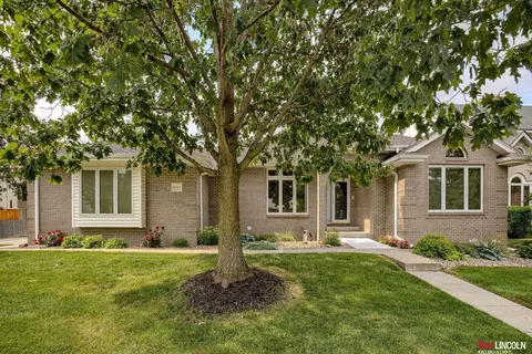 6833 Forest Lake Blvd, Lincoln, NE 68516