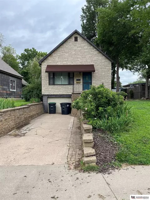 3804 Harrison St, Omaha, NE 68147