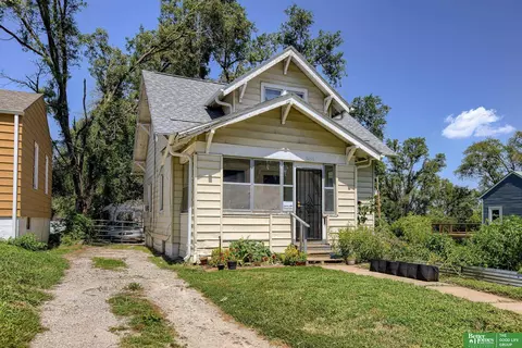 3820 Maple St, Omaha, NE 68111 photo 2