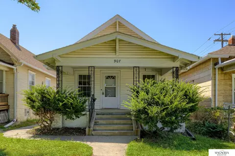 907 Claremont St, Lincoln, NE 68508