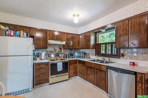 1705 N 17th St, Beatrice, NE 68310 photo 7