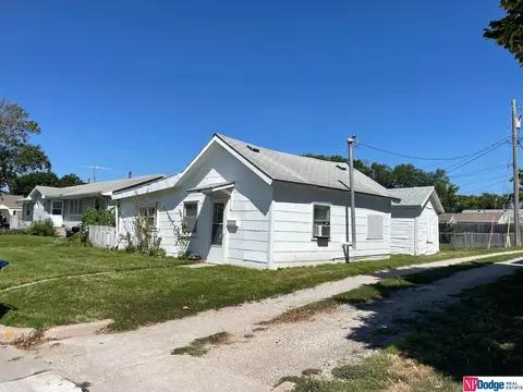 1220 E 9th St, Fremont, NE 68025 photo 2
