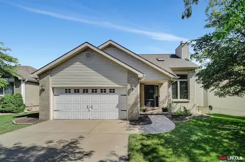 5310 Madalyn Rd, Lincoln, NE 68516