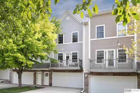 16756 Laurel Plz, Omaha, NE 68116