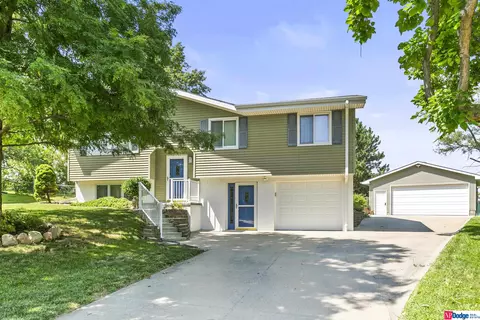 13030 Browne Cir, Omaha, NE 68164