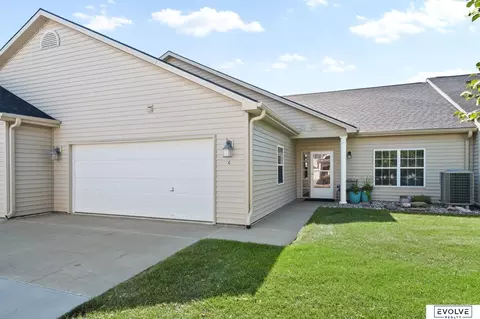 13910 Tregaron Ridge Rd #C, Bellevue, NE 68123