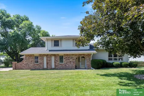 21423 Shamrock Cir, Elkhorn, NE 68022