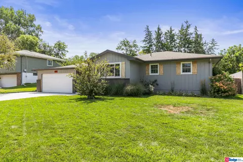 19799 Beverly Manor Ln, Council Bluffs, IA 51503