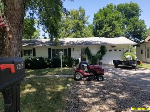 1218 14th St, Auburn, NE 68305