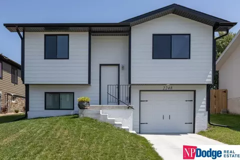 2248 NW 57th St, Lincoln, NE 68528