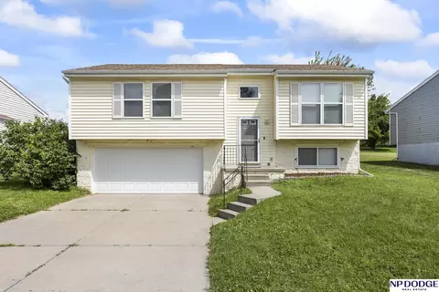 5807 N 61st Ave, Omaha, NE 68104