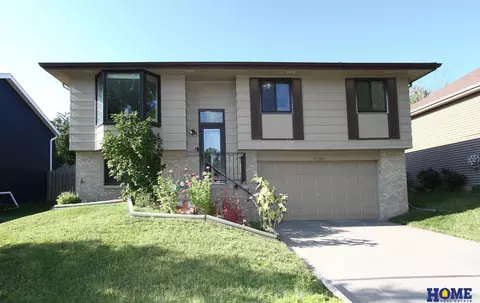 1555 Hartland Rd, Lincoln, NE 68521