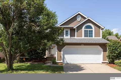 12910 Lark St, Omaha, NE 68164