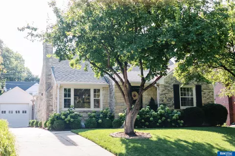 3018 S 26th St, Lincoln, NE 68502