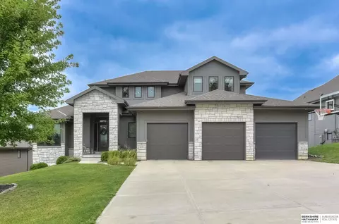 18710 N Hws Cleveland Blvd, Omaha, NE 68022