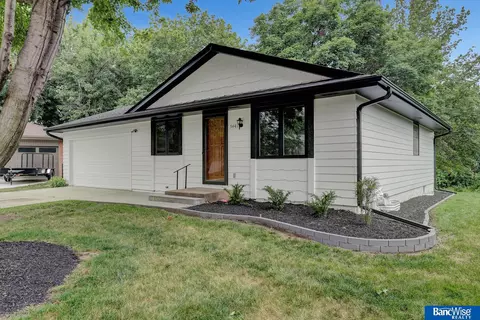 5441 Sugarberry Ct, Lincoln, NE 68516