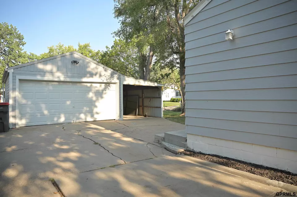 Exterior - 3400 N 56th St, Lincoln, NE 68504 photo 3 of 5