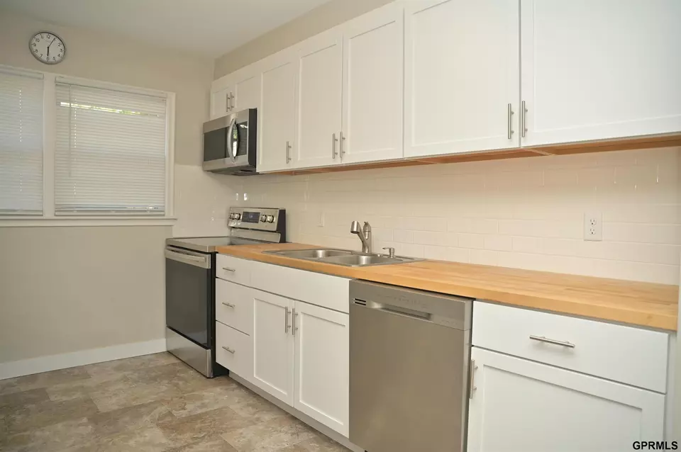 Kitchen - 3400 N 56th St, Lincoln, NE 68504 photo 2 of 5