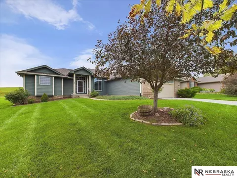 7308 N 155 Ter, Bennington, NE 68007