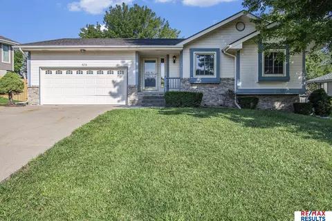 8216 S 66 Ave, La Vista, NE 68128