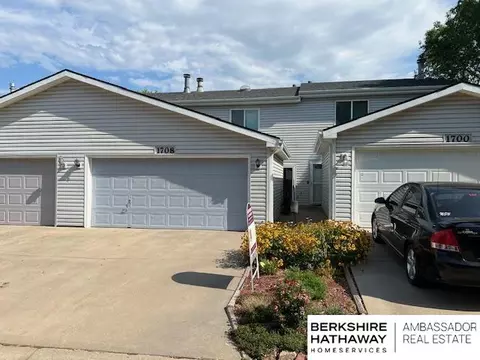 1708 Granada Ln, Lincoln, NE 68528