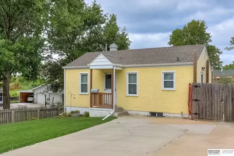 1332 Monroe St, Omaha, NE 68107