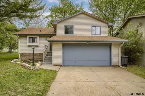 7809 Potter Plz, Omaha, NE 68122