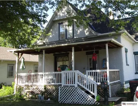 417 N 8th St, Beatrice, NE 68310