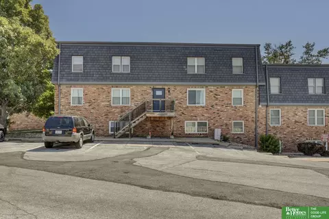 12745 Woodcrest Plz #3-115, Omaha, NE 68137